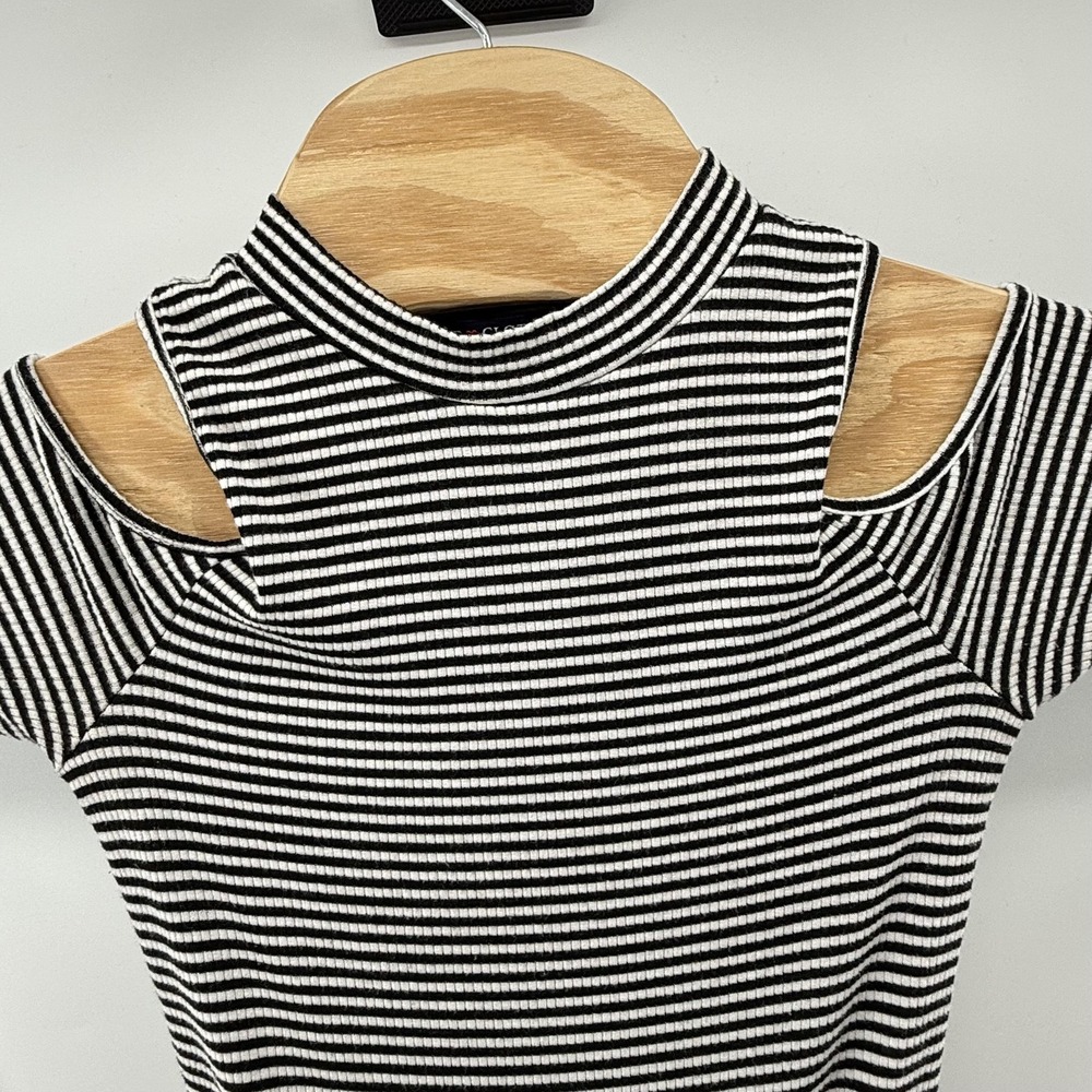 One Clothing Shirt Womens Small Striped Cold Shoulder Top Los Angeles Blouse